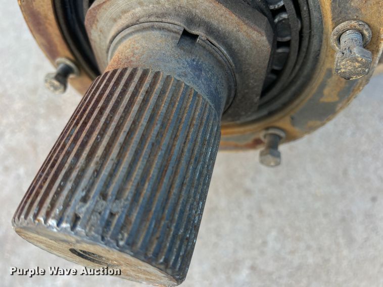 image for item LW9138 Caterpillar  drivetrain parts