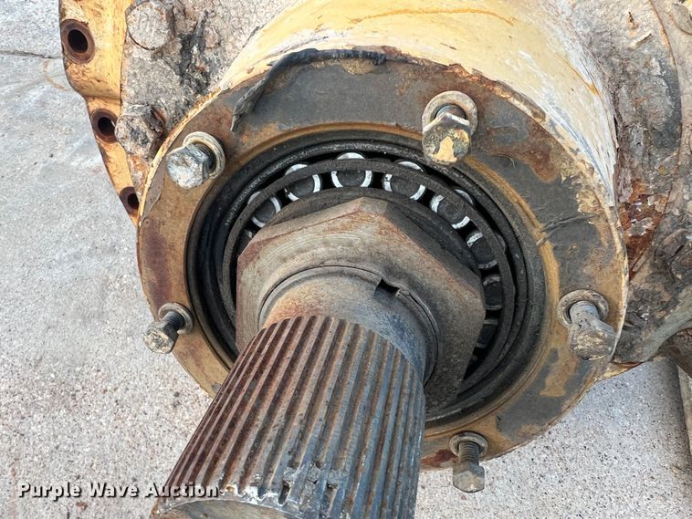 image for item LW9138 Caterpillar  drivetrain parts