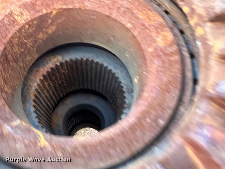 image for item LW9138 Caterpillar  drivetrain parts