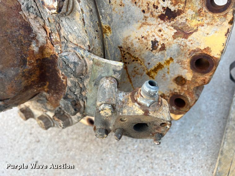 image for item LW9138 Caterpillar  drivetrain parts