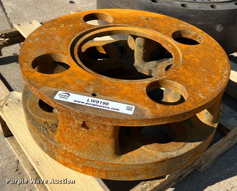 image for item LW9198 Caterpillar  carrier