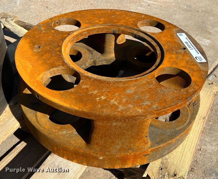 image for item LW9198 Caterpillar  carrier