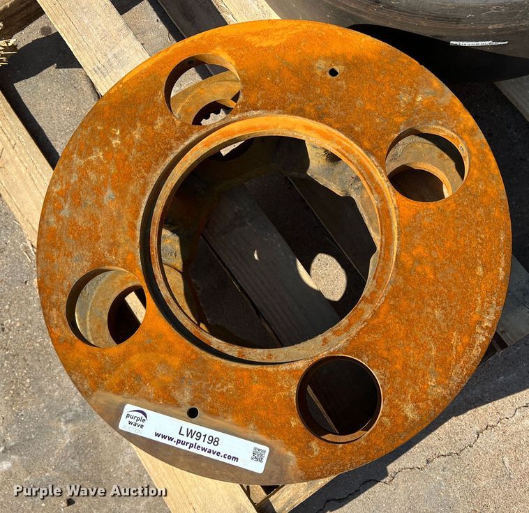 image for item LW9198 Caterpillar  carrier