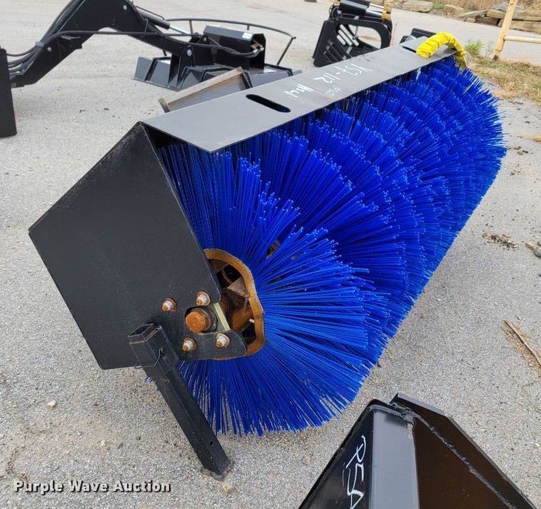 image for item LY9802 76" W skid steer broom