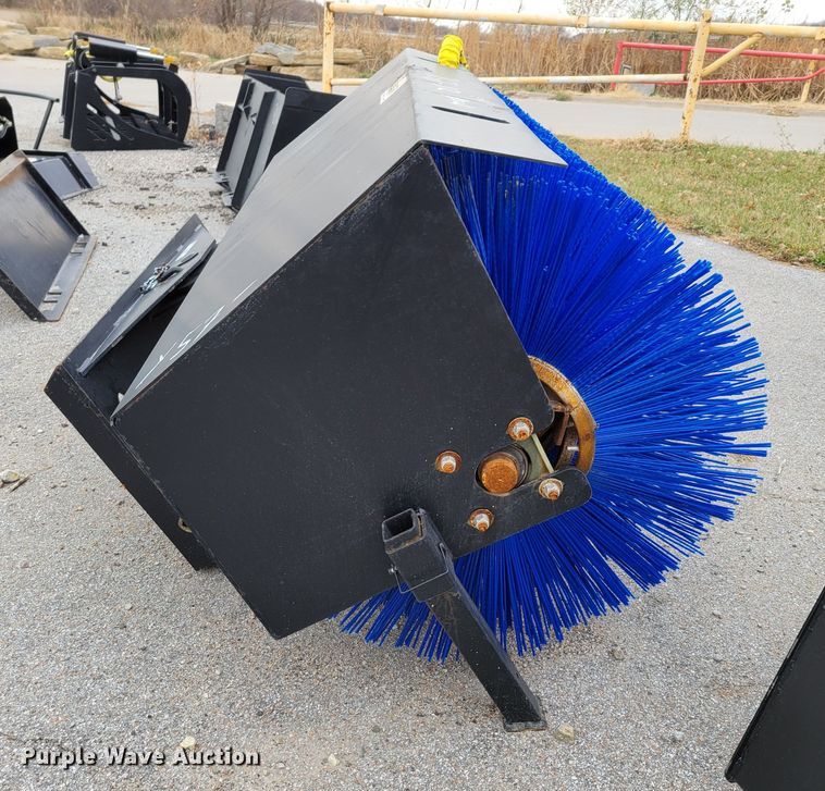 image for item LY9802 76" W skid steer broom