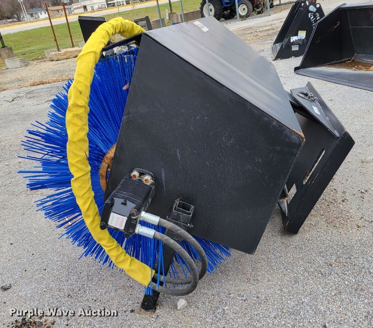 image for item LY9802 76" W skid steer broom