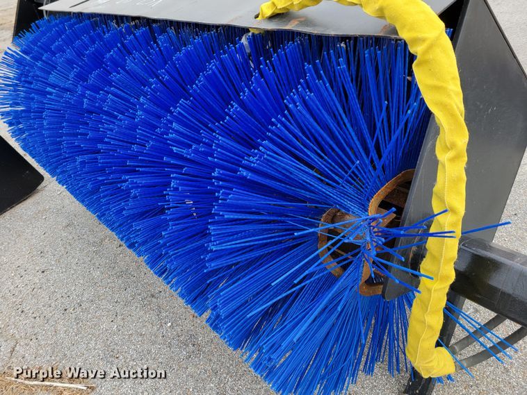 image for item LY9802 76" W skid steer broom