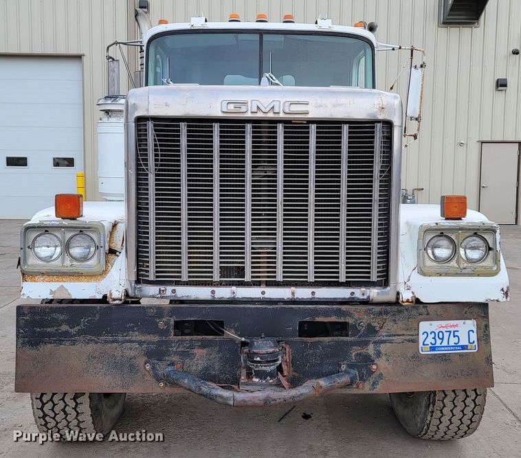 image for item ME9564 1986 GMC  water truck