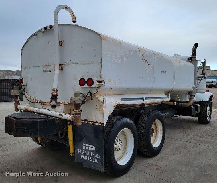 image for item ME9564 1986 GMC  water truck