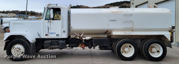 image for item ME9564 1986 GMC  water truck