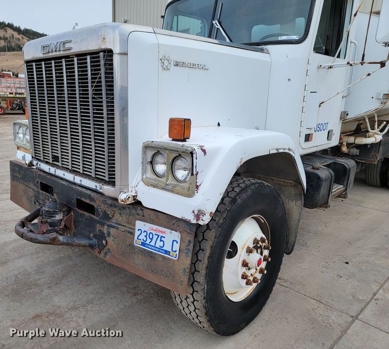 image for item ME9564 1986 GMC  water truck