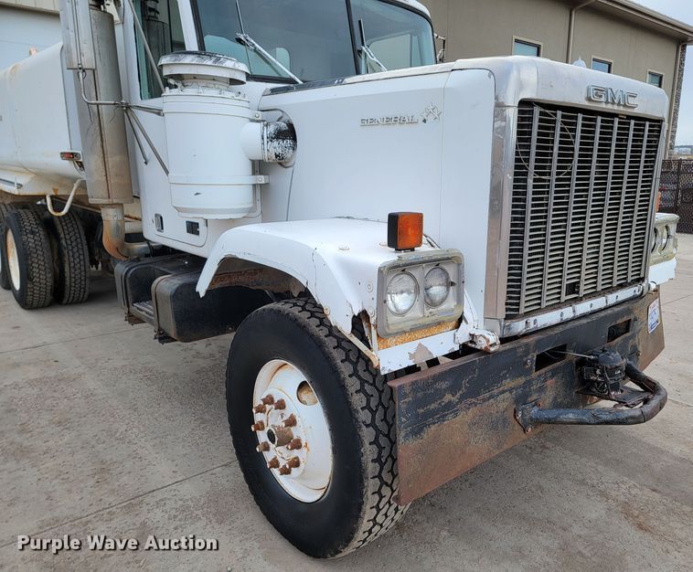 image for item ME9564 1986 GMC  water truck