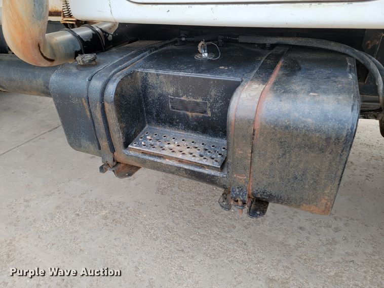 image for item ME9564 1986 GMC  water truck