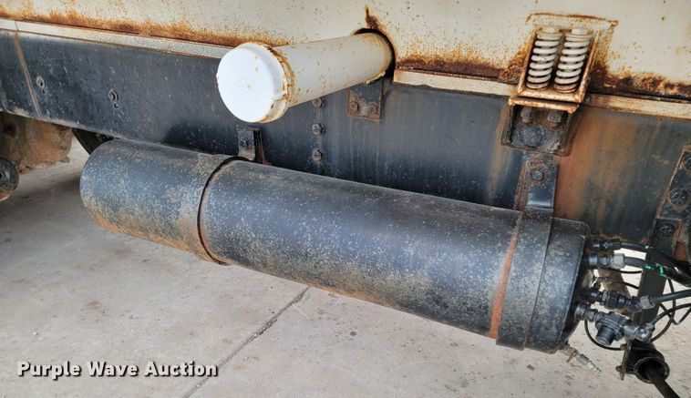 image for item ME9564 1986 GMC  water truck