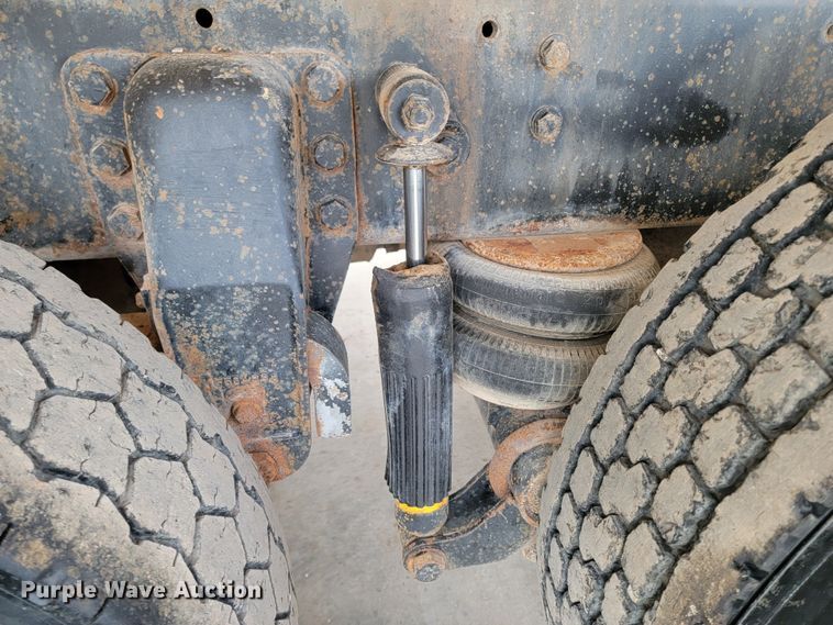 image for item ME9564 1986 GMC  water truck