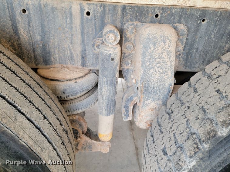 image for item ME9564 1986 GMC  water truck