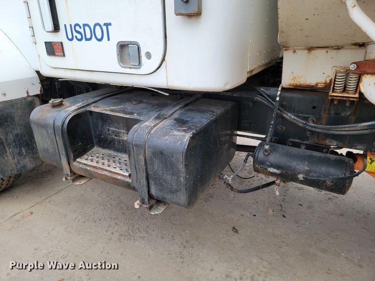 image for item ME9564 1986 GMC  water truck