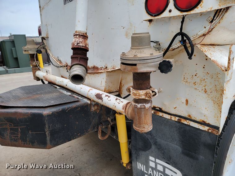 image for item ME9564 1986 GMC  water truck