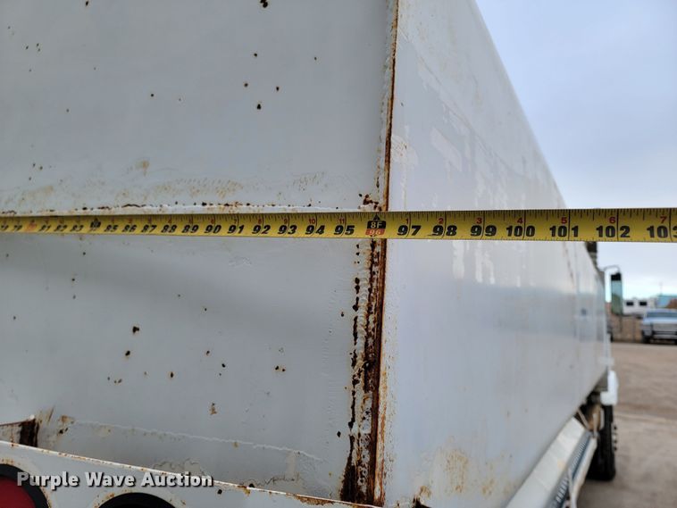 image for item ME9564 1986 GMC  water truck