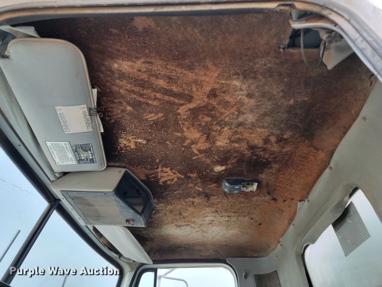 image for item ME9564 1986 GMC  water truck