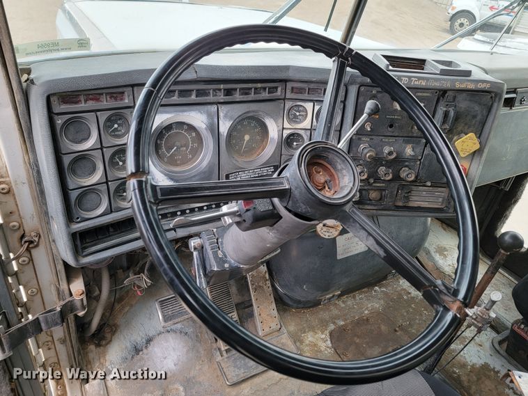 image for item ME9564 1986 GMC  water truck