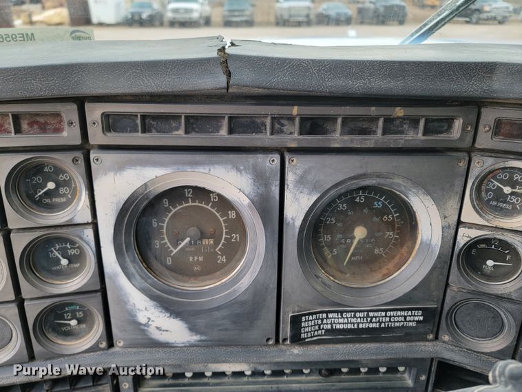 image for item ME9564 1986 GMC  water truck