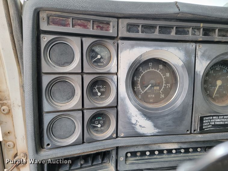 image for item ME9564 1986 GMC  water truck