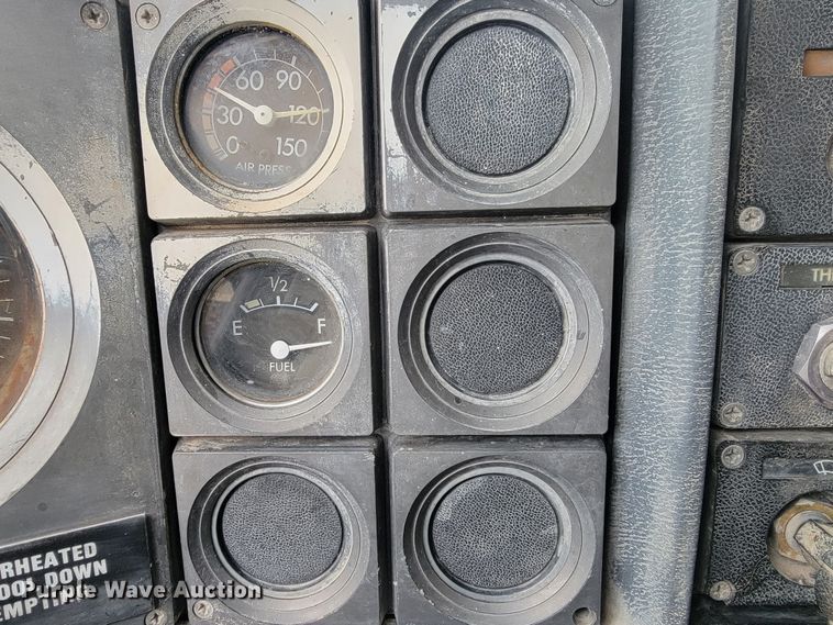 image for item ME9564 1986 GMC  water truck