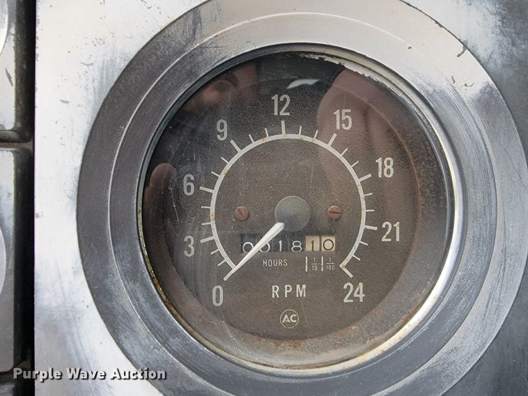 image for item ME9564 1986 GMC  water truck