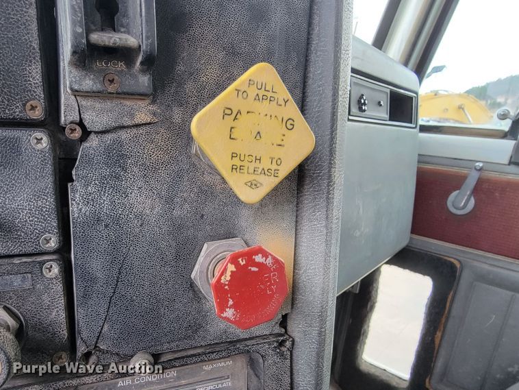 image for item ME9564 1986 GMC  water truck