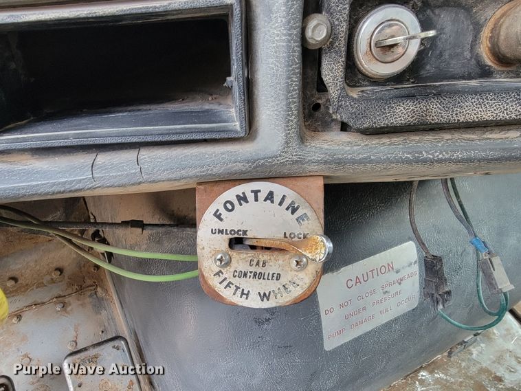 image for item ME9564 1986 GMC  water truck