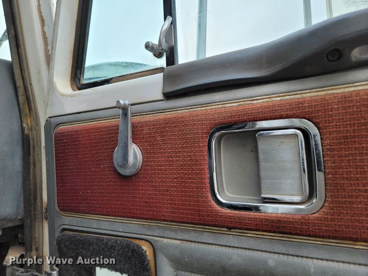 image for item ME9564 1986 GMC  water truck