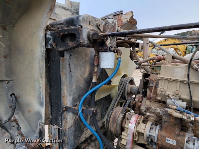 image for item ME9564 1986 GMC  water truck