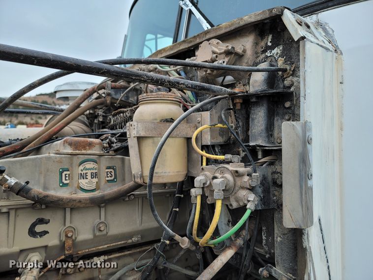 image for item ME9564 1986 GMC  water truck