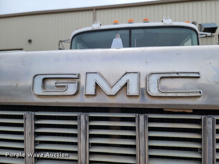 image for item ME9564 1986 GMC  water truck