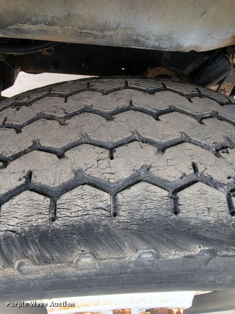 image for item ME9564 1986 GMC  water truck