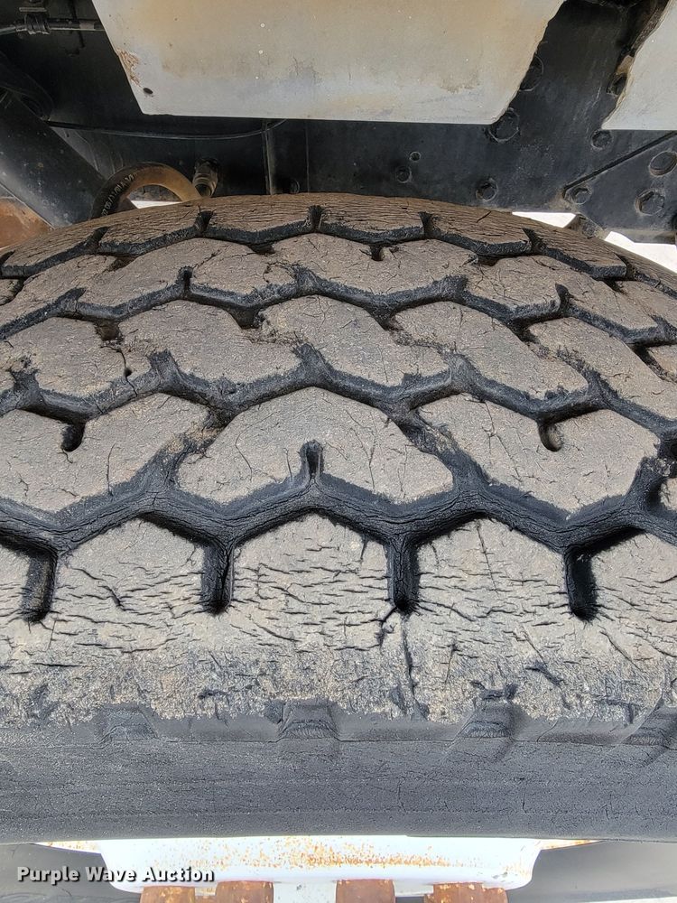 image for item ME9564 1986 GMC  water truck