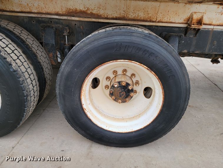 image for item ME9564 1986 GMC  water truck