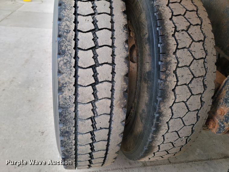 image for item ME9564 1986 GMC  water truck