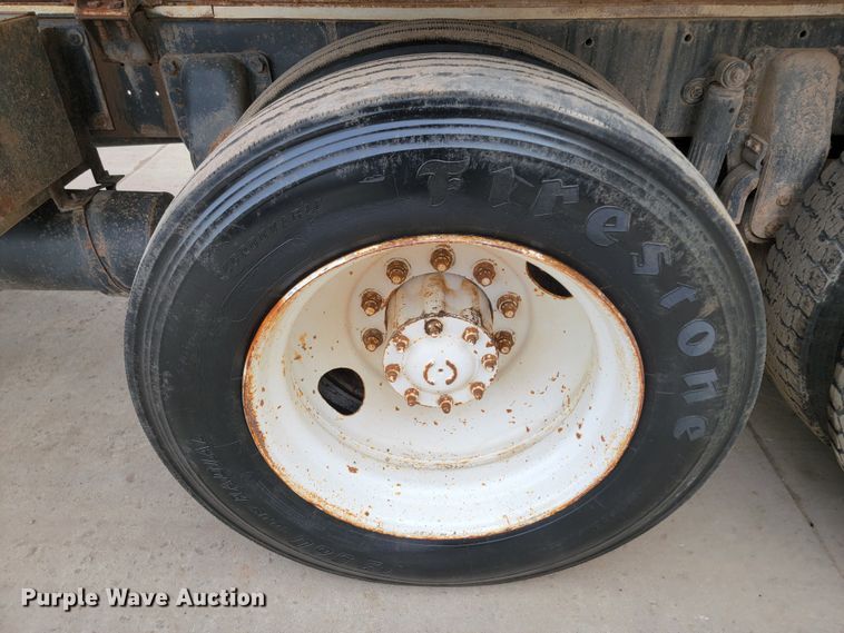 image for item ME9564 1986 GMC  water truck