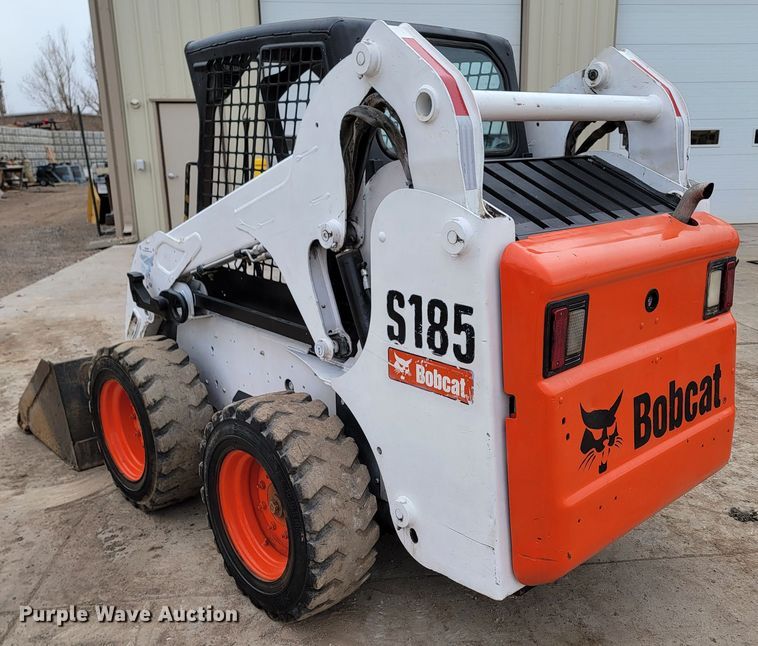image for item ME9567 2008 Bobcat S185  skid steer loader