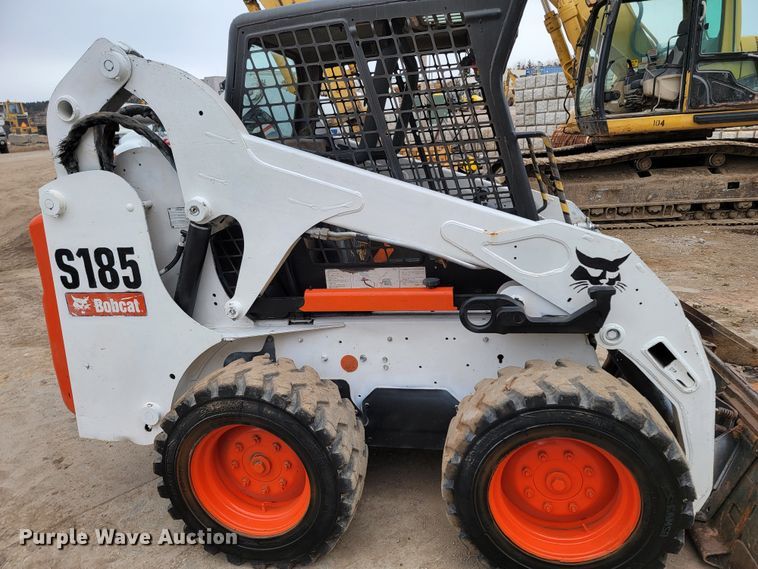 image for item ME9567 2008 Bobcat S185  skid steer loader
