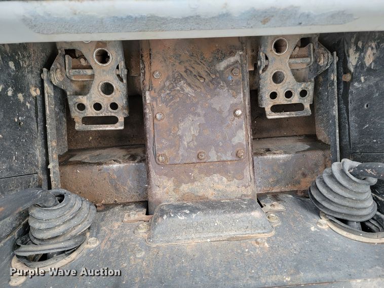 image for item ME9567 2008 Bobcat S185  skid steer loader