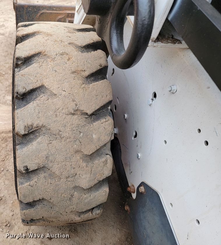 image for item ME9567 2008 Bobcat S185  skid steer loader