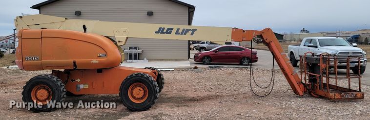 image for item ME9568 1998 JLG 600S  boom lift