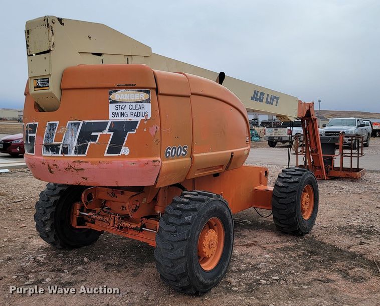 image for item ME9568 1998 JLG 600S  boom lift