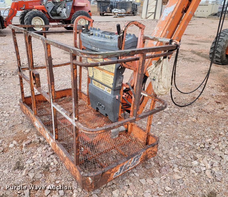 image for item ME9568 1998 JLG 600S  boom lift