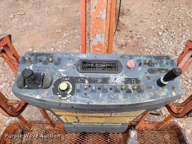 image for item ME9568 1998 JLG 600S  boom lift