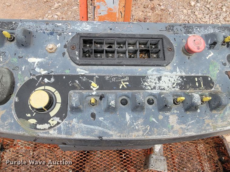 image for item ME9568 1998 JLG 600S  boom lift