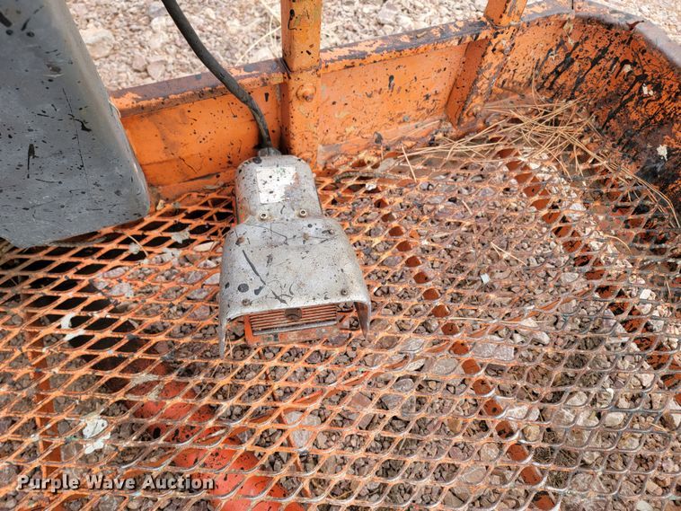 image for item ME9568 1998 JLG 600S  boom lift